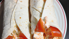 Wraps au surimi et tomate