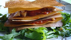 Millefeuille rouge au poulet