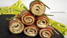 Roulés d'omelette à la tapenade, mascarpone et jambon