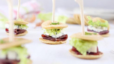 Minis sandwichs de pancake à la Fourme d'Ambert