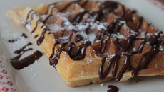 Gaufres et leur sauce au chocolat