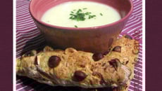 Velouté de panais Soda bread au cottage cheese lardons noisettes