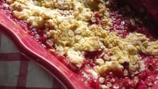 Crumble pomme-fraises aux flocons d'avoine