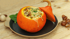 Potimarrons farcis aux lardons, Saint-nectaire et châtaignes