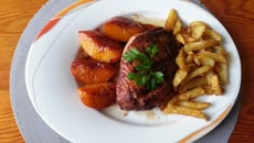 Magrets au miel, aux épices et aux pêches