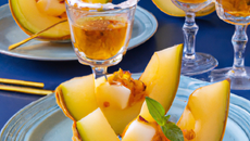 Coupes de melon au rhum blanc