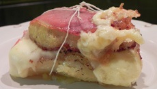 Fromage à raclette en paupiette de pommes de terre