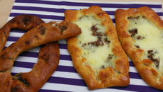 Fougasse aux fromages et carvi