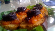 Chutney de potiron et boudin noir sur pain d'épices