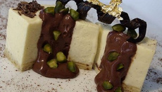 Bavarois cubique vanille-pralin