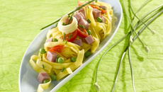 Tagliatelles aux petits pois et jambon
