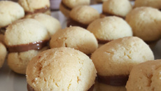 Baisers de dame : sablés aux amandes, noisettes et chocolat