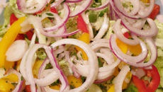 Salade de crudité et oignons