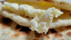 Naans au fromage traditionnels