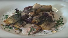 Maquereau grillé aux herbes et aux champignons