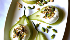 Poire au Philadelphia et pistaches hachées