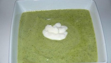 Velouté de courgettes aux moules et vache qui rit