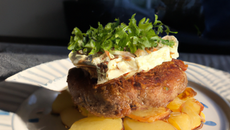 Hamburger de pommes de terre au fromage de chèvre