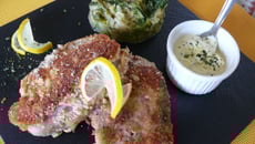 Croustillant de tête de veau à l'embeurrée de chou