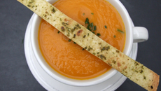 Soupe de carotte et ses tortillas à l'huile de courge