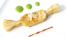 Ravioles au fromage de brebis des Pyrénées, coulis de piments doux landais