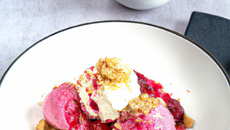 Crumble framboises et glace nougat