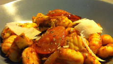 Gnocchi aux aubergines tomates frit