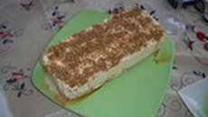 Cake glacé au pralin et à la meringue