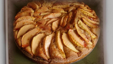 Gâteau aux noix et aux pommes