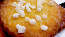 Galettes bretonnes à la fleur d'oranger et aux grains de sucre