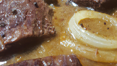 Bœuf à l'oignon