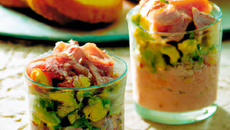 Verrines au guacamole thon et surimi