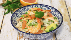 Salade de vermicelles de riz au pomelo, crevettes et avocat