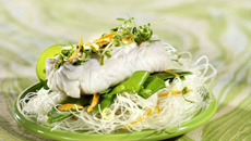 Cœurs de filets de merlu blanc marinés aux agrumes et thym citronné