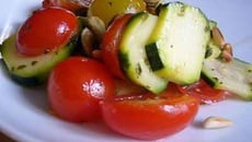 Salade de courgettes fraîche et mentholée