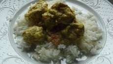 Poulet au curry et à la noix de coco