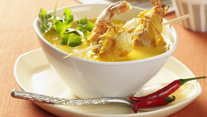 Soupe de patates douces de Caroline du Nord  Covington au gingembre et crevettes géantes