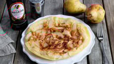 Crêpe épaisse au rhum et aux poires