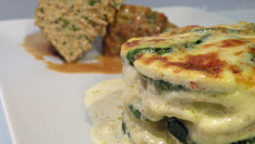 Gratin de courgette et pommes de terres au chèvre,pain de viande au gomasio,sauce à la moinette