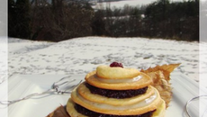 Pénitent des Mées (ou Mille feuille au confit d'oignons et à la crème de Banon)