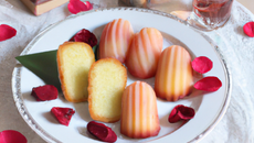 Financiers au litchis et à la rose