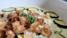 Crème de courgettes et tuiles de parmesan