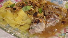 Roulade de veau au roquefort et amandes