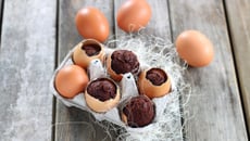 Muffins au chocolat en coquille d'œuf