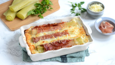 Poireaux gratinés au jambon de Serrano et au fromage