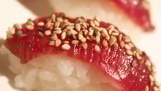 Sushis au bœuf mariné