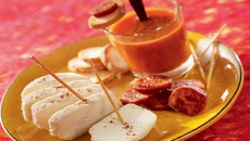 Tapas crottin de chèvre et gaspacho