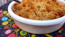 Crumble de nougat aux poires fondantes