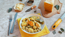 Bonbons de pâtes farcis à la ricotta, Grana Padano AOP et sauge, sauce façon cacio e pepe