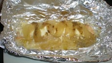 Saumon en papillote et poires caramélisées